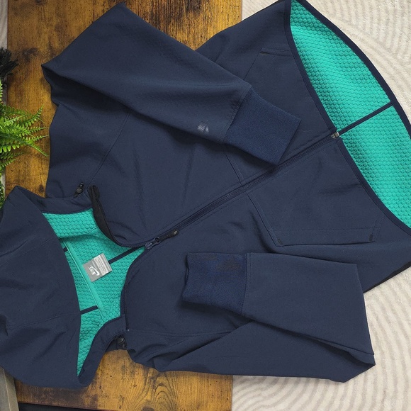 Nike Performance Jacket - Picture 3 of 14